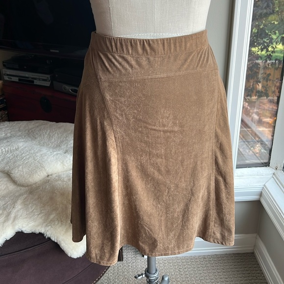Brown Max Studio Faux Suede Skirt (NWT) - Picture 1 of 4